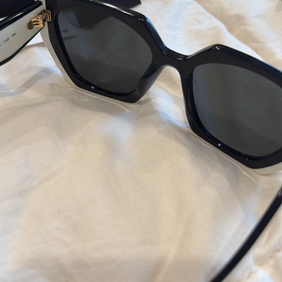 Prada Sunglasses - Picture 7 of 11